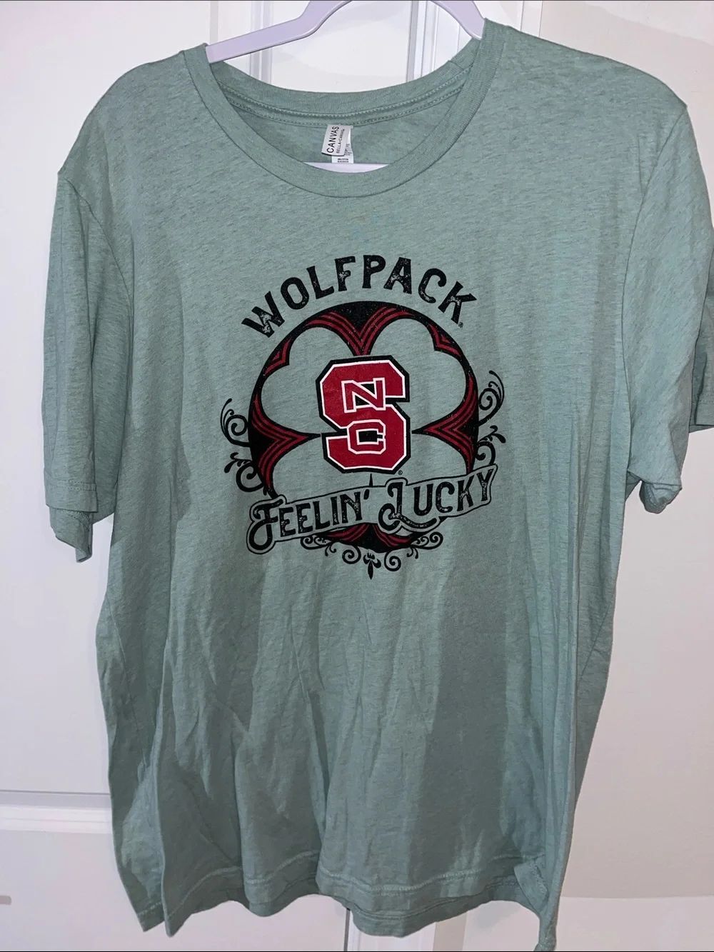 NC State Wolfpack Shamrock feelin lucky pastel green St Patrick day T Shirt XL